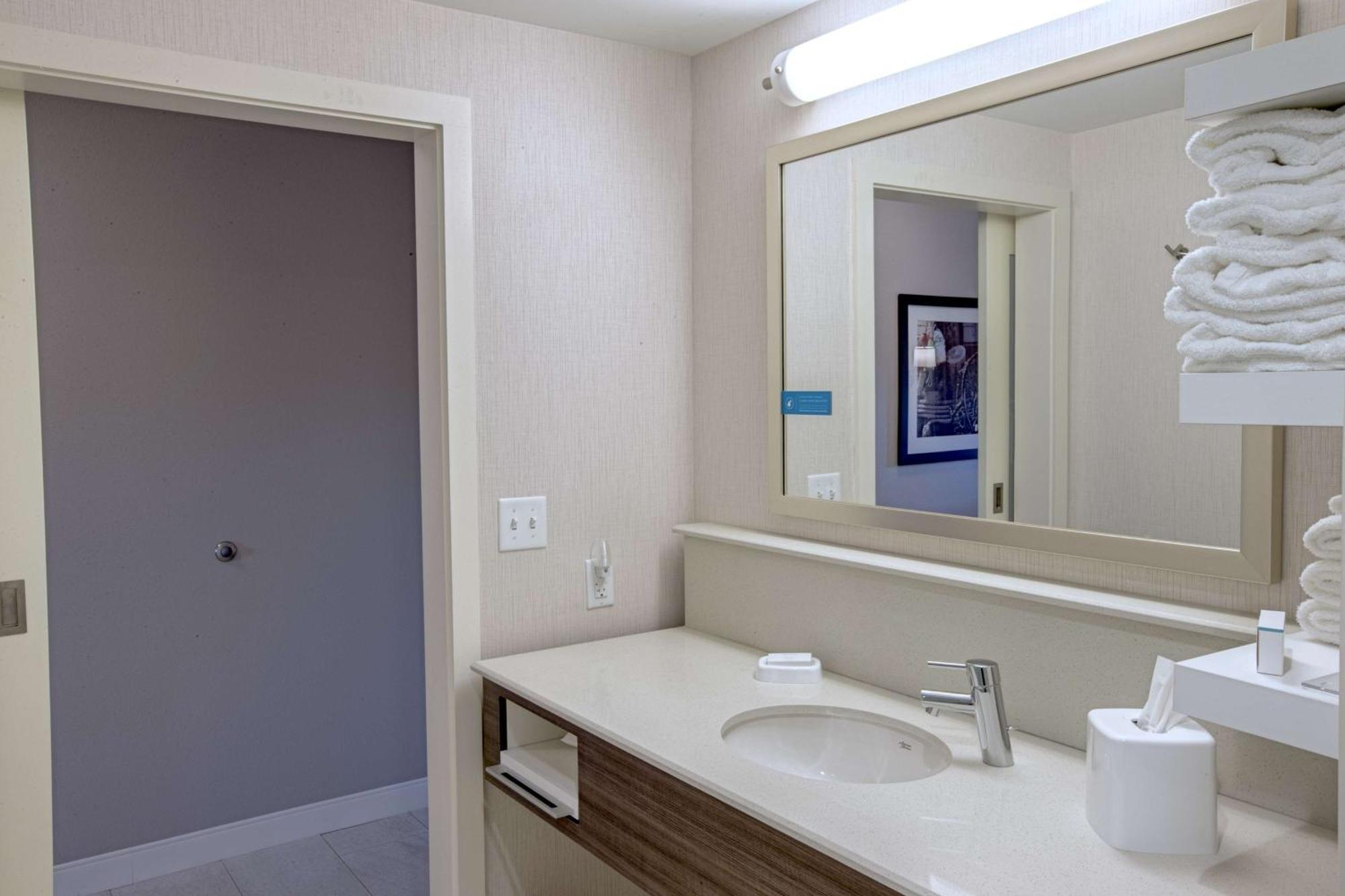 Hampton Inn By Hilton Amesbury, Ma Exterior photo